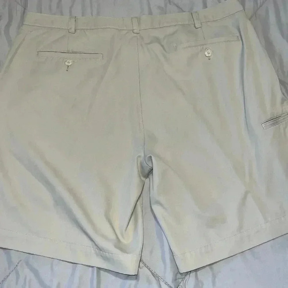 PGA Tour Men’s Shorts A7 - Picture 2 of 3